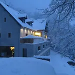 2-zimmer-wohnung Mit Blick Auf Den Pic Du Midi By Interhome Апартаменты